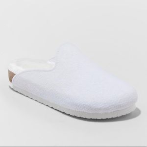 NWT Stars Above Dezo Slippers- white size 9